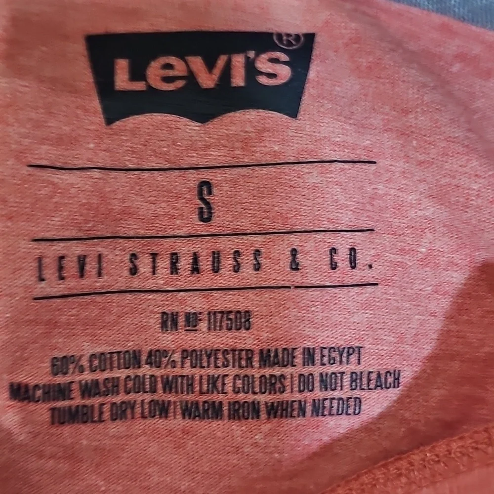 Levi’s Men’s T-Shirt Pink Short Sleeve Size S